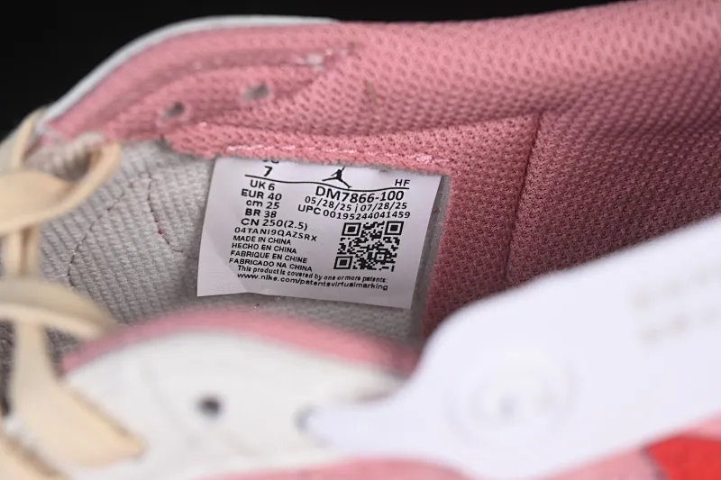 All categories Air Jordan Jordan series basketball shoes Air Jordan 1 Low Travis Scott x Air Jordan 1 Low OG AJ1 Joe 1 undercut low DM7866-100